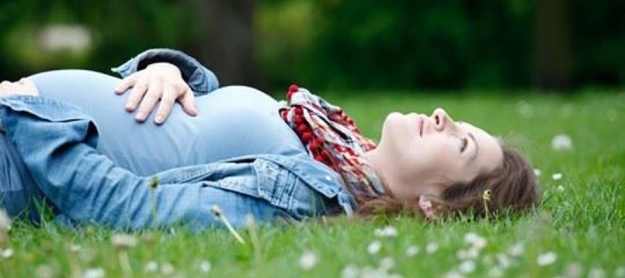 Iperemesi e altri sintomi della gravidanza: superarli con l’ipnosi